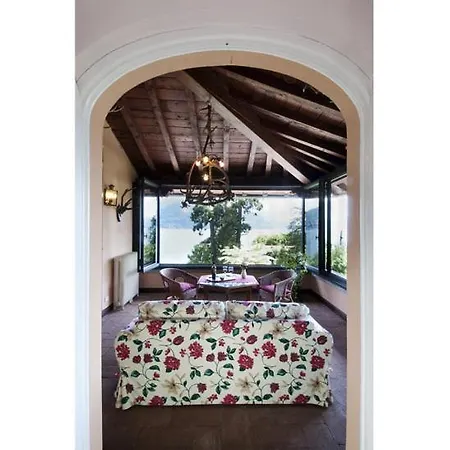 Il Piazzo Sleeps 20 Pool Air Con Wifi Menaggio