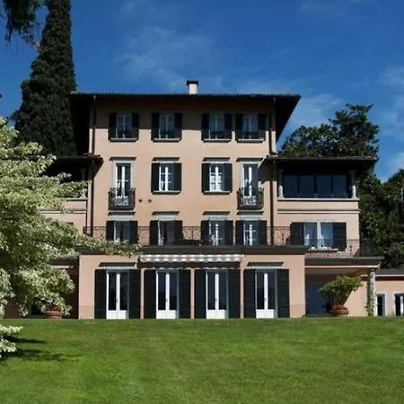 Il Piazzo Sleeps 20 Pool Air Con Wifi Menaggio