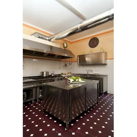 Villa Il Piazzo Sleeps 20 Pool Air Con Wifi Menaggio